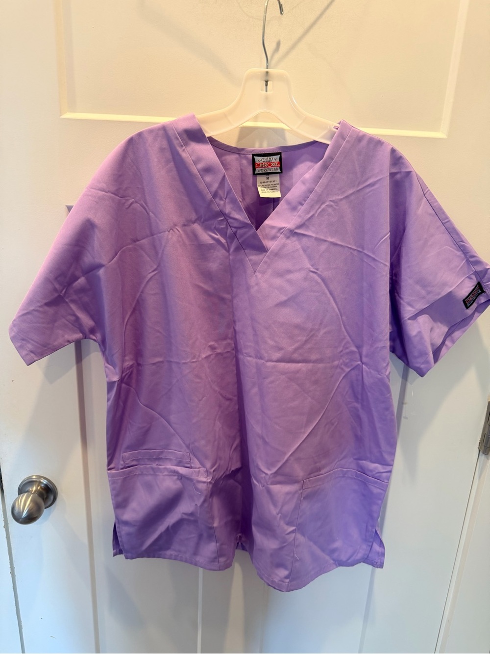 Cherokee Workwear 4700 Women’s M Orchid Purple V Neck Scrub Top Nurse Medical